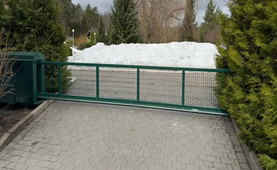 Сигнальные откатные ворота