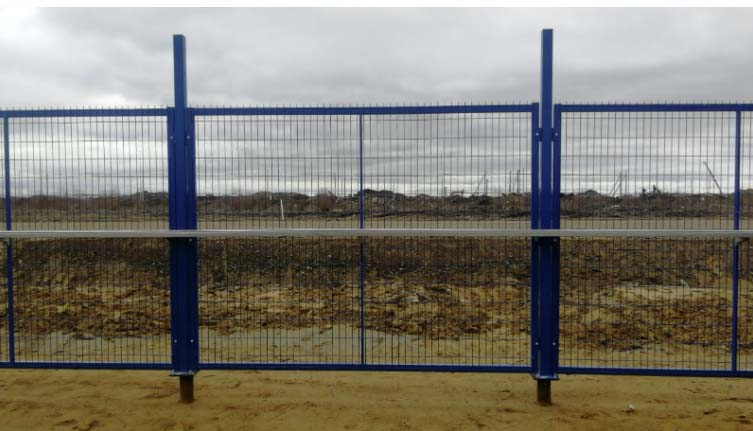 Завершена установка периметрального ограждения на территории газоперерабатывающего комплекса.