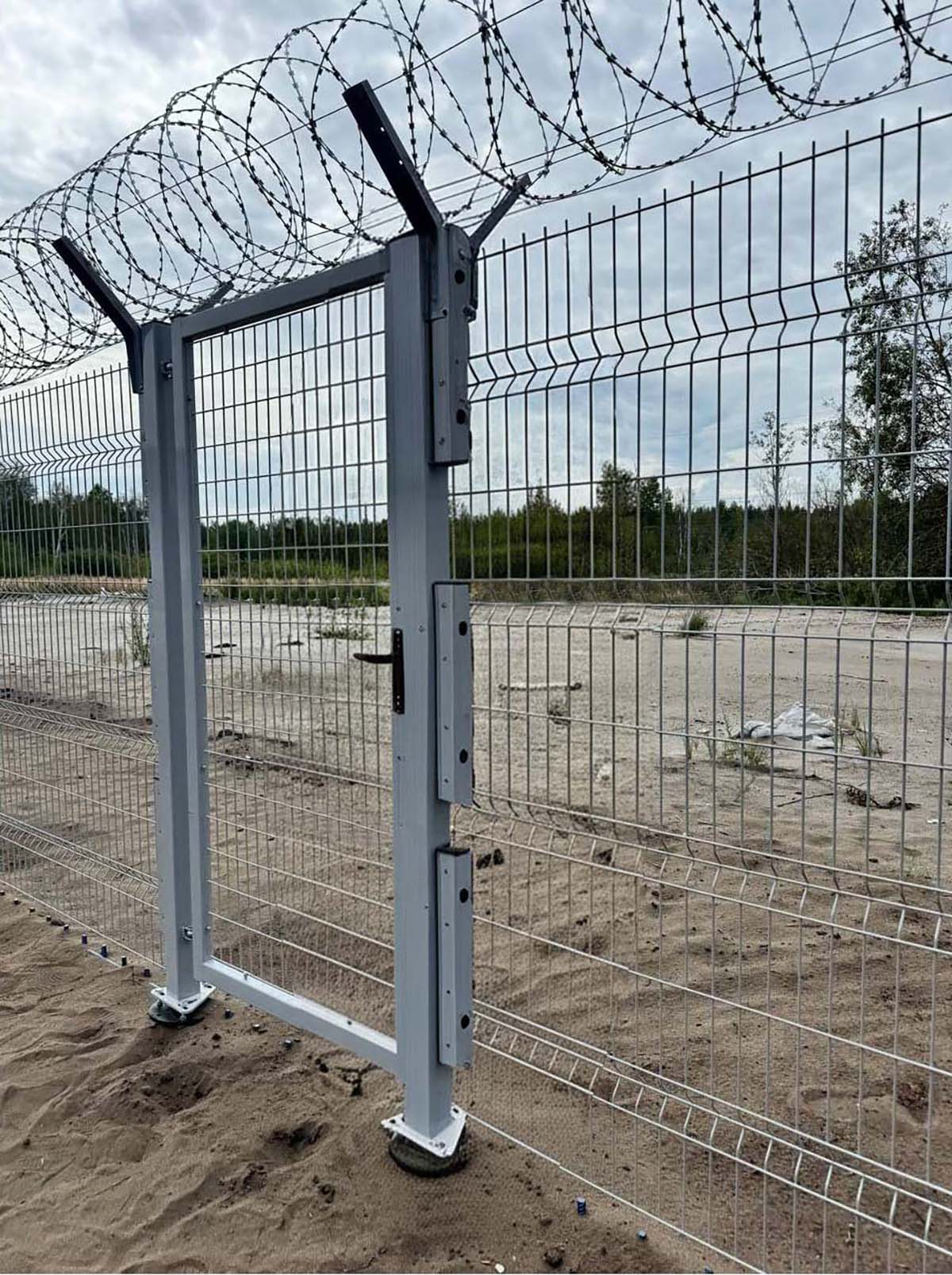 Уникальное решение для установки калиток в сложный грунт